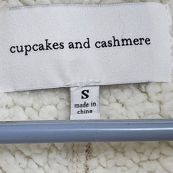 cupcakes & cashmere Cream Teddy Jacket - Picture 2 of 5